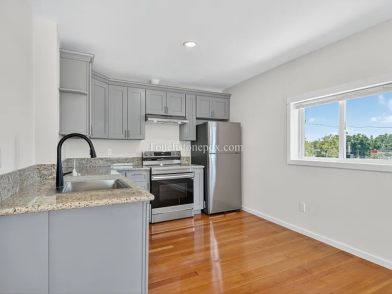4938 SE Foster Rd #208 — Photo 7