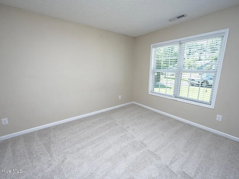 112 Patriot Ct — Photo 13