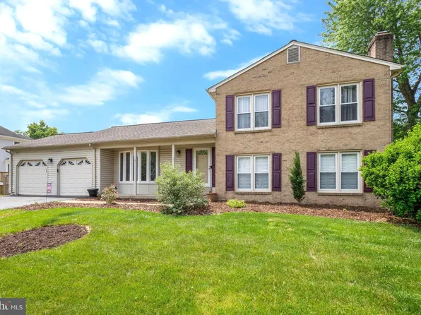 1630 Sadlers Wells Dr, Herndon, VA 20170