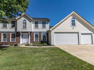 1305 Summerpoint Ln, Fenton, MO 63026