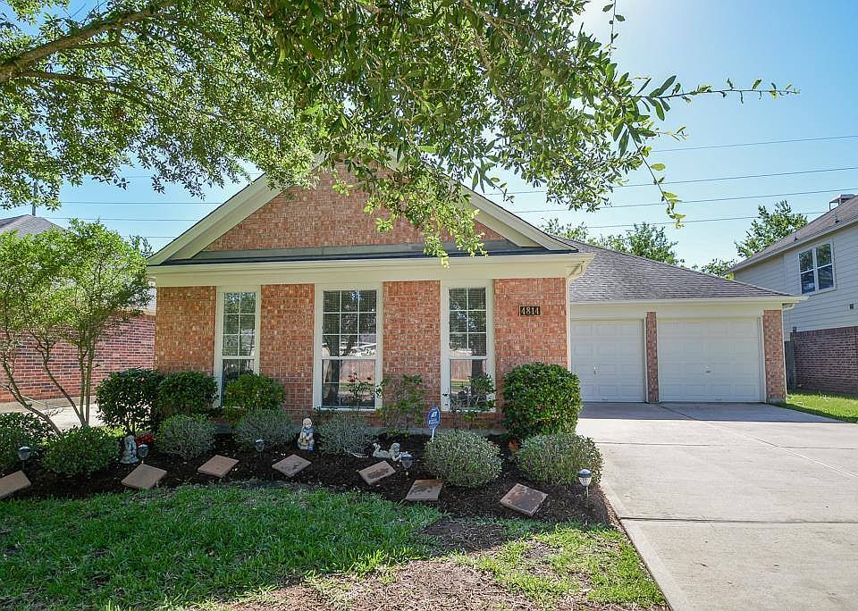 1st image of 4814 Lawson Lake Ln