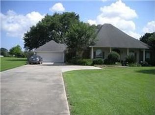 513 La Neuville Rd, Youngsville, LA 70592