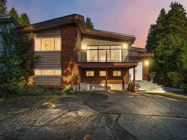 318 Mariner Way, Coquitlam, BC V3K 1N6