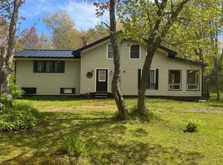 1105 Peakes Rd, Saint George'S Parish, PE C0A1T0