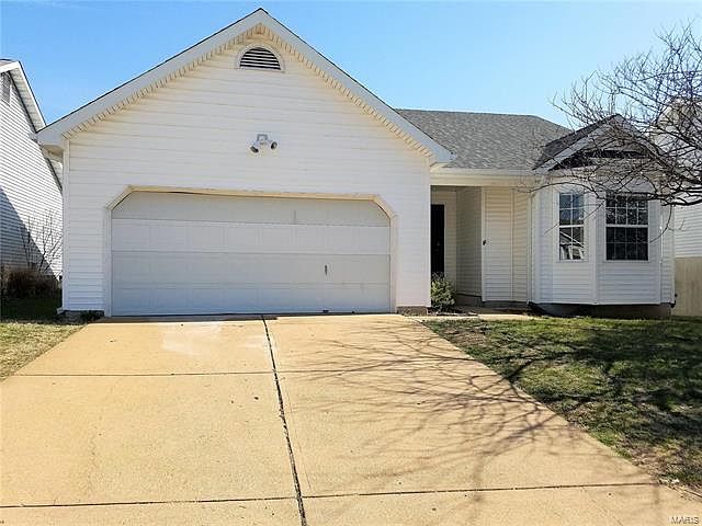 1st image of 118 Kinross Ct