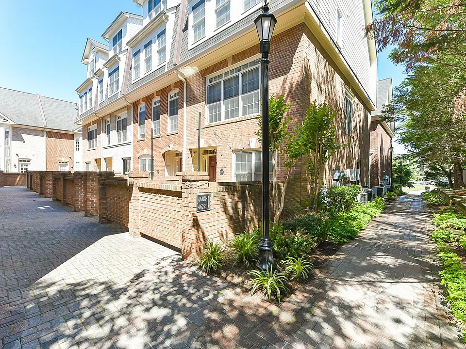 4618 Wilson Blvd