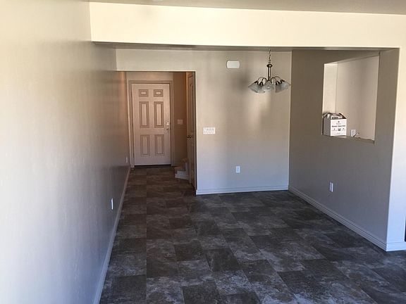 3rd image of 1000 E Bluff View Dr Unit 14
