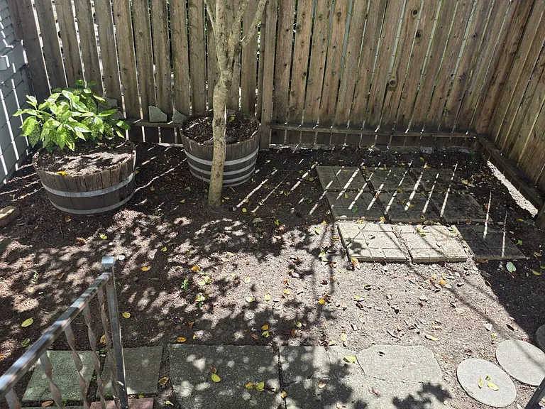 111 Junior St — Photo 13