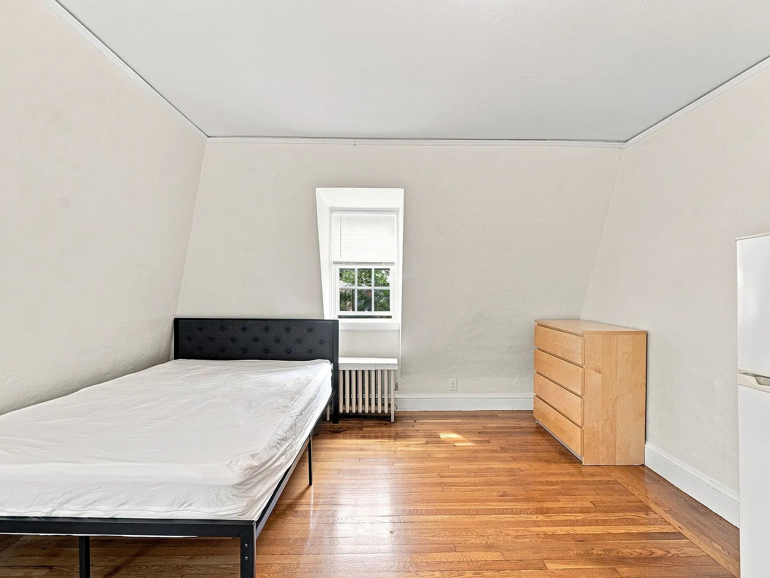Studio, $1,720 — Photo 3