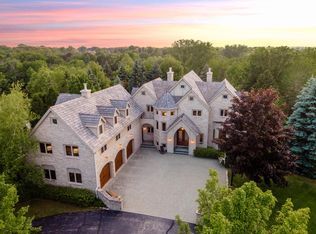 11611 N Canterbury Dr, Mequon, WI 53092