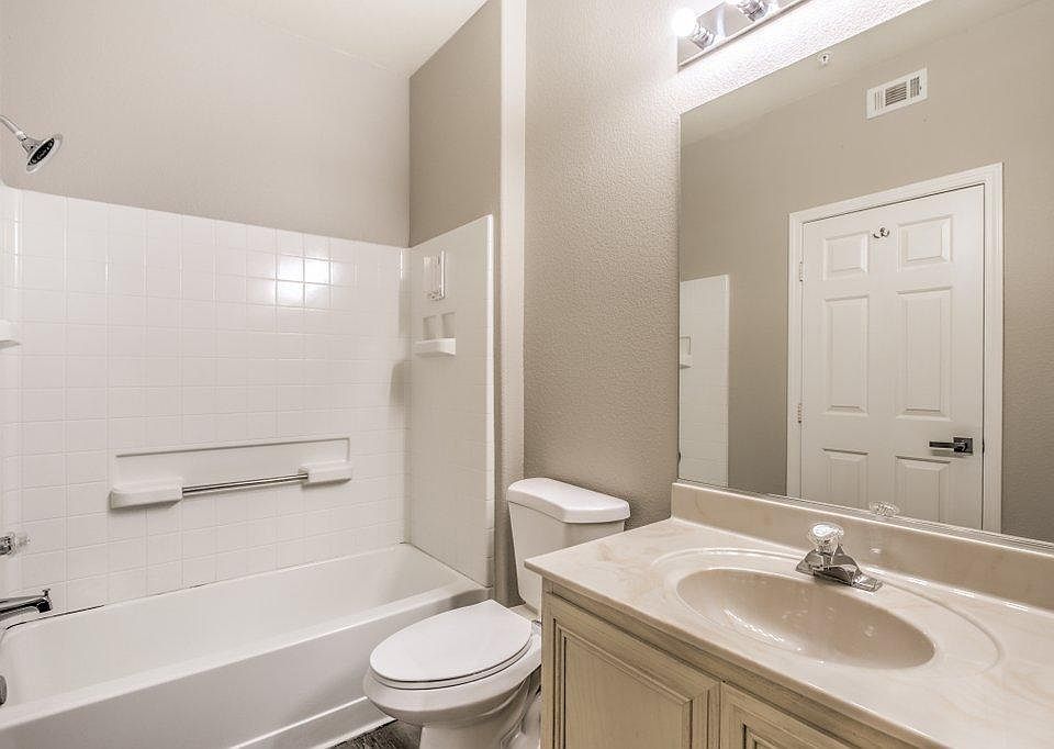 2nd Bathroom