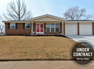 2240 Teakwood Manor Dr, Florissant, MO