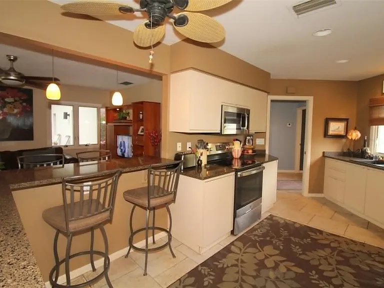 4532 Ascot Cir N — Photo 7
