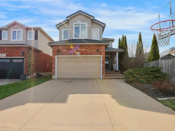 631 Doon South Dr S, Kitchener, ON N2P 2X5