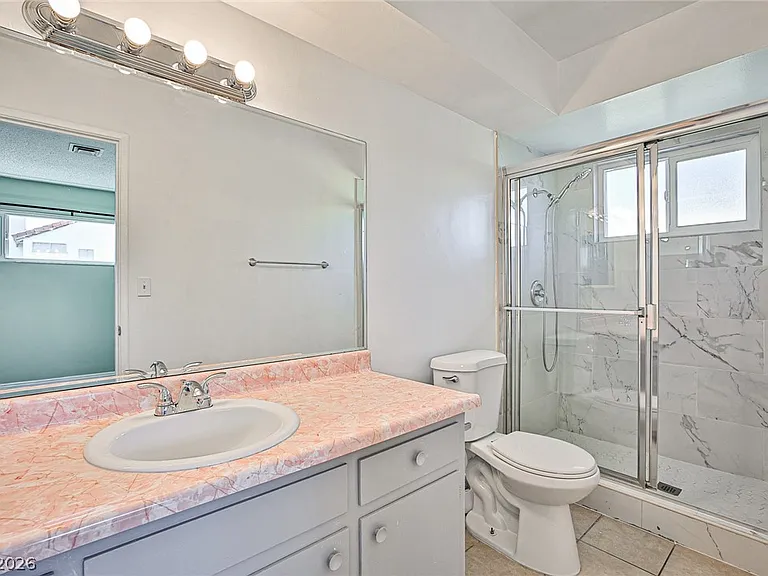 1320 Robin St — Photo 29