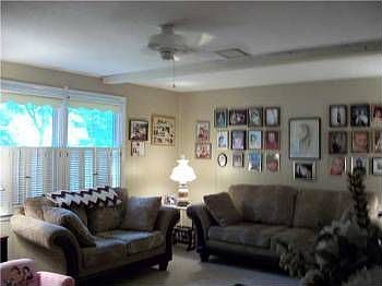 5th image of 22 Dale Dr