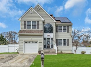 13 Duchess Ave, Middletown, NJ 07748