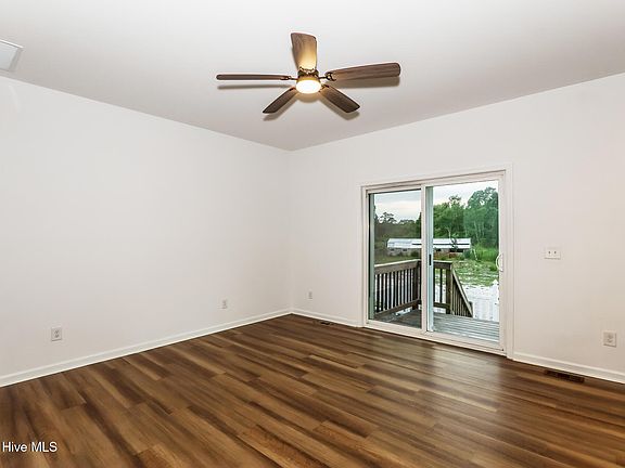 4th image of 2147 Rosemary Lane SW