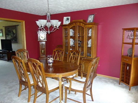 5th image of 421 Sturbridge Dr