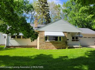 704 W McConnell St, Saint Johns, MI