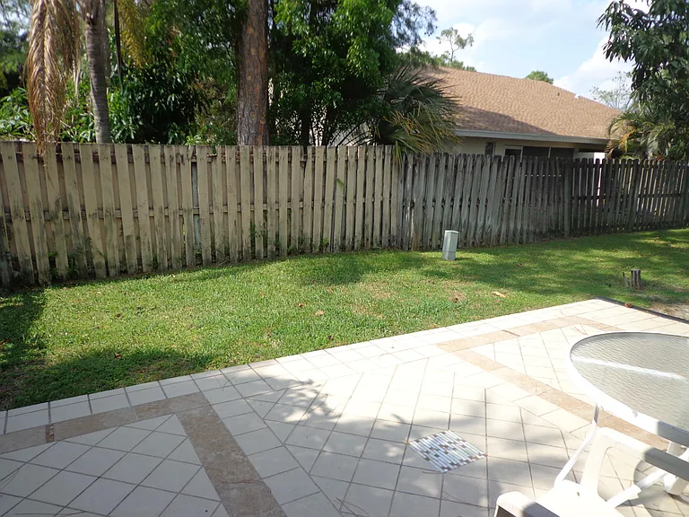 1168 Amaryllis Ct — Photo 9