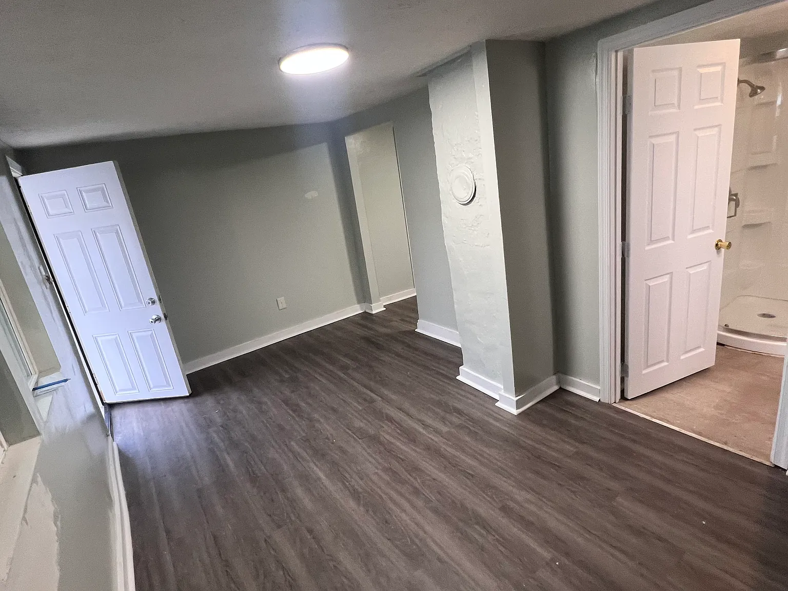1 bed, 1000 sqft, $1,300 — Photo 4