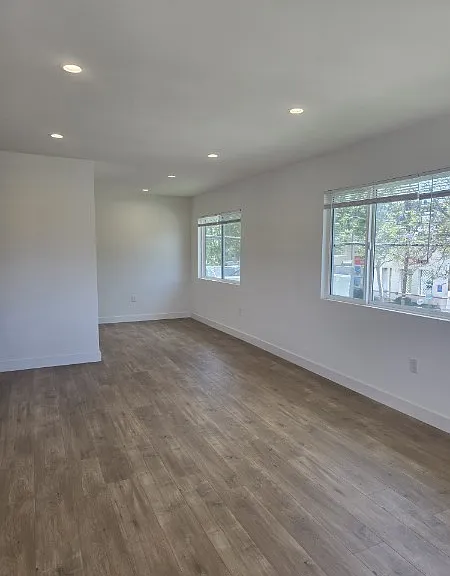 1011 E Chevy Chase Dr #A — Photo 13