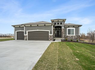 18906 W 189th St, Spring Hill, KS 66083