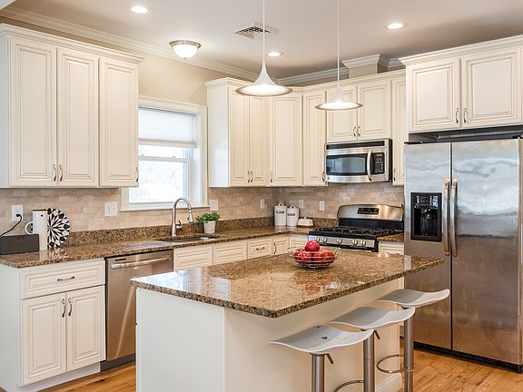 3rd image of 263 Marrett Rd