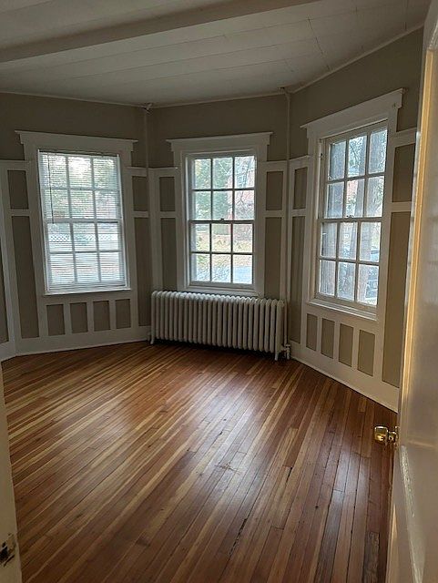 2nd image of 1206 River Rd APT 1