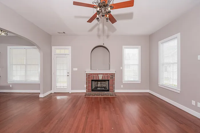 5439 Camellia Ln — Photo 2
