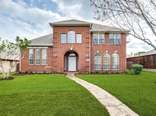 2904 Woods Dr, Plano, TX 75025