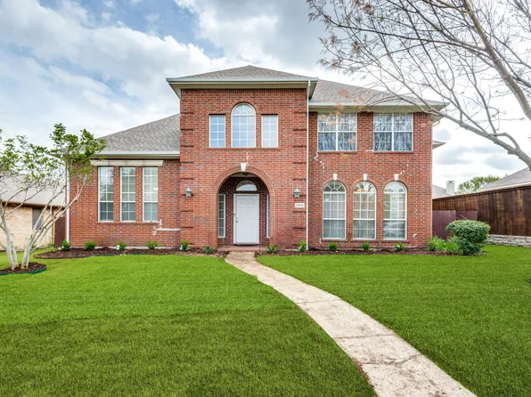 2904 Woods Dr, Plano, TX 75025
