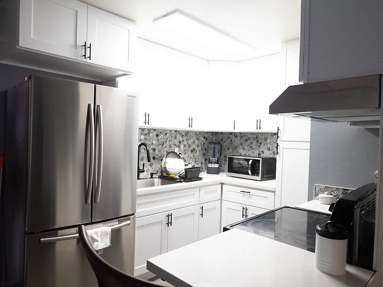 Walnutwood Apartments — Photo 10