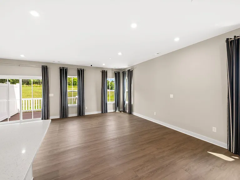 1000 Mountain View Dr — Photo 15