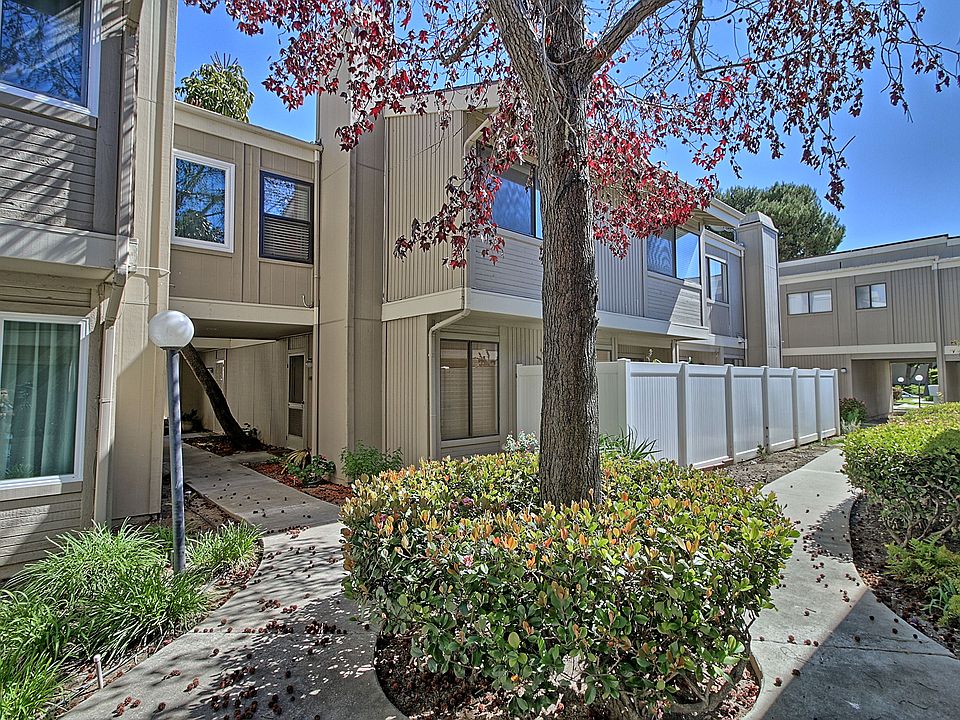 1st image of 1277 Seacliff Ct Unit 5