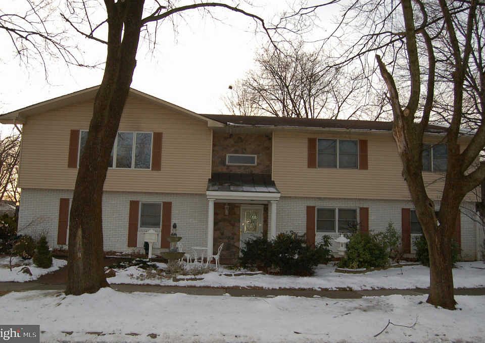 1st image of 2829 W Livingston St