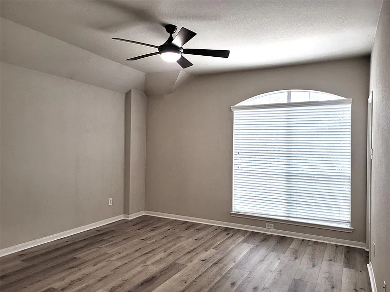 26319 Longview Creek Dr — Photo 35