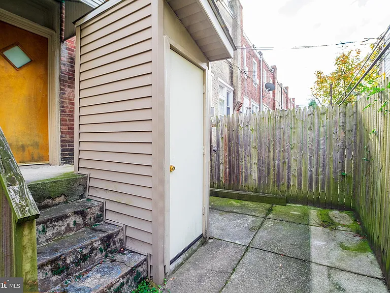 5750 N Lambert St — Photo 9
