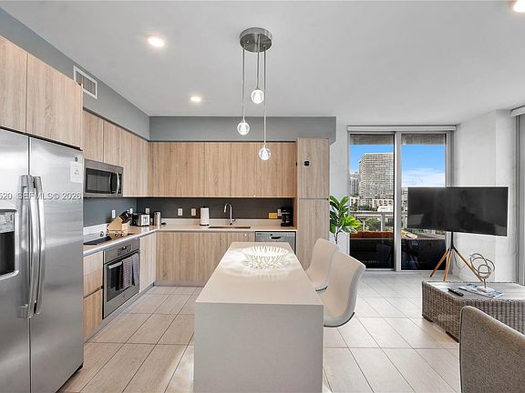 5th image of 3900 Biscayne Blvd #S-702