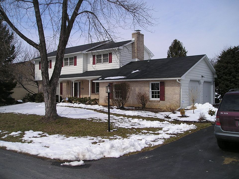 2nd image of 1251 Country Club Rd