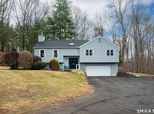 13 Pocono Rd, Newtown, CT 06470