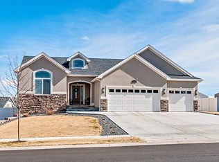 1325 Dorothy Ln, Cheyenne, WY 82009