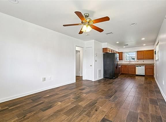 4th image of 1213 Hesper Ave