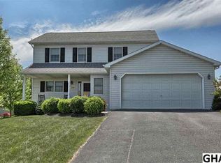 134 Fieldstone Dr, Carlisle, PA 17015