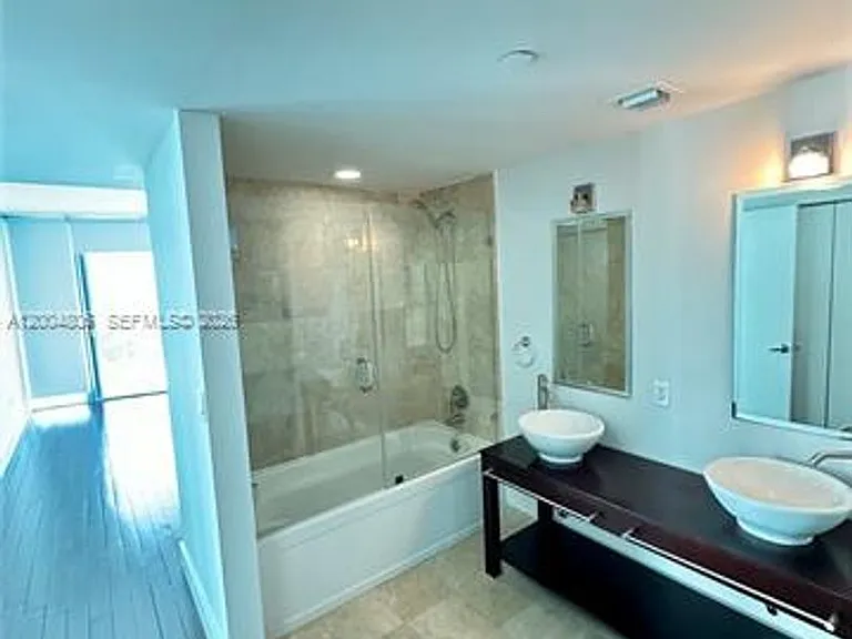 350 S Miami Ave #1402 — Photo 15