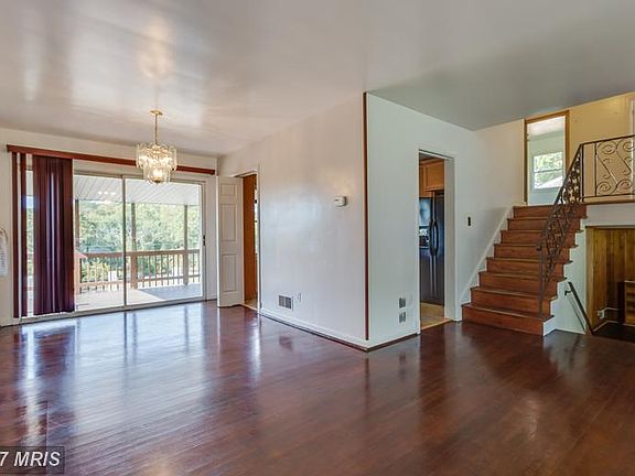 5th image of 8103 Murray Hill Dr