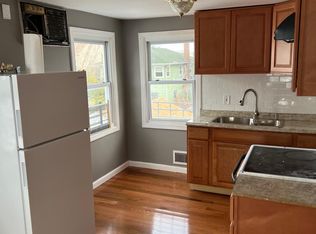 51 S Terrace Pl, Valley Stream, NY 11580