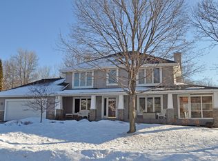 9887 Jedlicka Ct, Eden Prairie, MN 55347