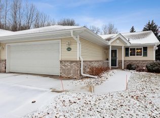 930 Woodland Dr, Saint Paul, MN 55115